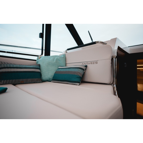 241104_MxHpics_Beneteau_A_0085.jpg-1900px.JPG