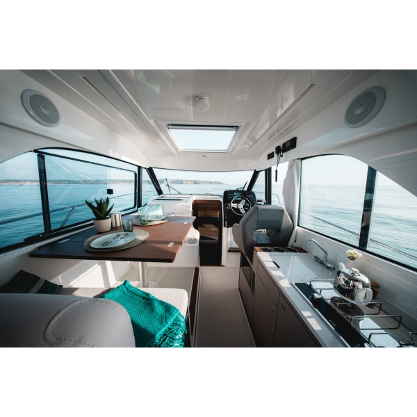 241105_MxHpics_Beneteau_A_0826.jpg-1900px.JPG