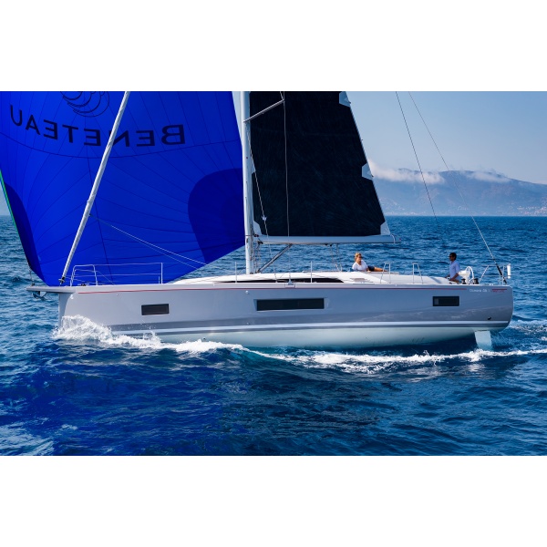 Oceanis_46.1 2.jpg