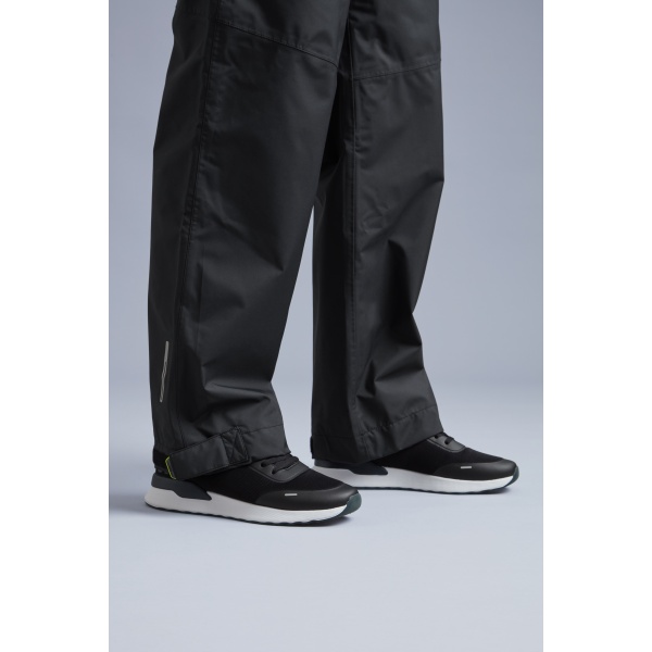 IN88T_Pilot_Trousers_Black_Model_detail_3.jpg