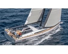 With taut lines, a new stepped hull and a stylish deck plan,mthe Oceanis 51.1 is the first of a new generation. Easy to handle, comfortаble and smart, the number of customizations available has been increased to provide more than 700 combinations. One thi