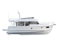 The new Swift Trawler 48 focuses on practical easy living and circulation and is built to seek new horizons. This mid-range boat has a strikingly stylish profile which features the new stainless framed teak slat fashion plates - aligned with those seen on