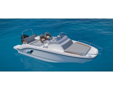 The Flyer 6 SUNdeck is the perfect little powerboat for quick get-away trips to sea! Easily towable with intelligently designed spaces, up to 6 people can enjoy a ride in this outboard-powered boat.