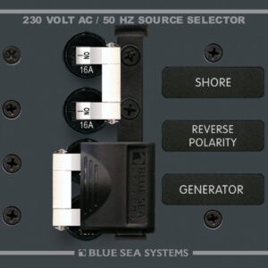 „Blue Sea Systems“ skydinė 230 V kintamosios srovės šaltinio jungtis 16 A