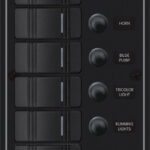Blue Sea Systems paneel H2O 12 V DC CLB 6POS must V