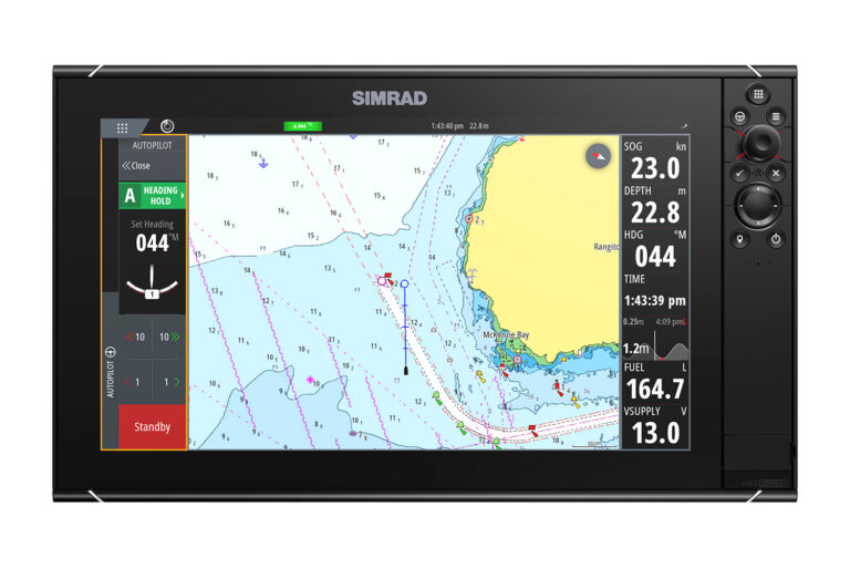 Simrad Yachting NSS16 evo3S koos maailma baaskaardiga
