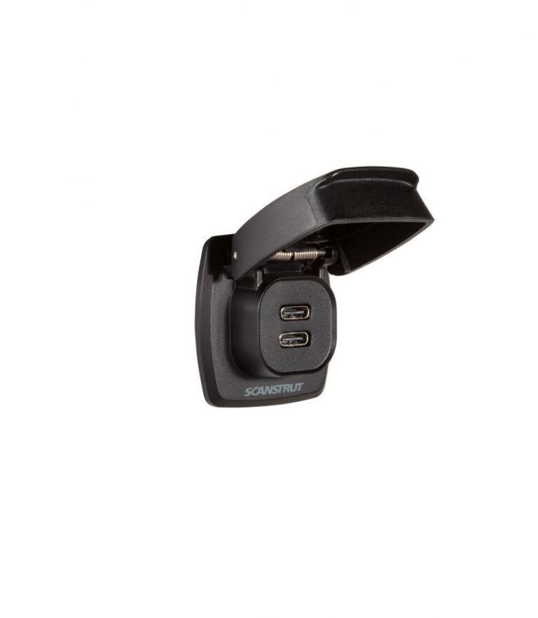 Flip Pro Max - Dual USB-C Charge Socket